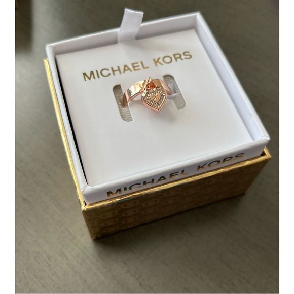 Michael Kors Ring Size 5 New in Box - Picture 2 of 5